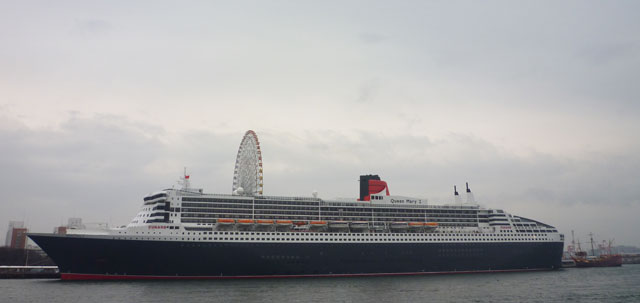 クィーンメリー2全景